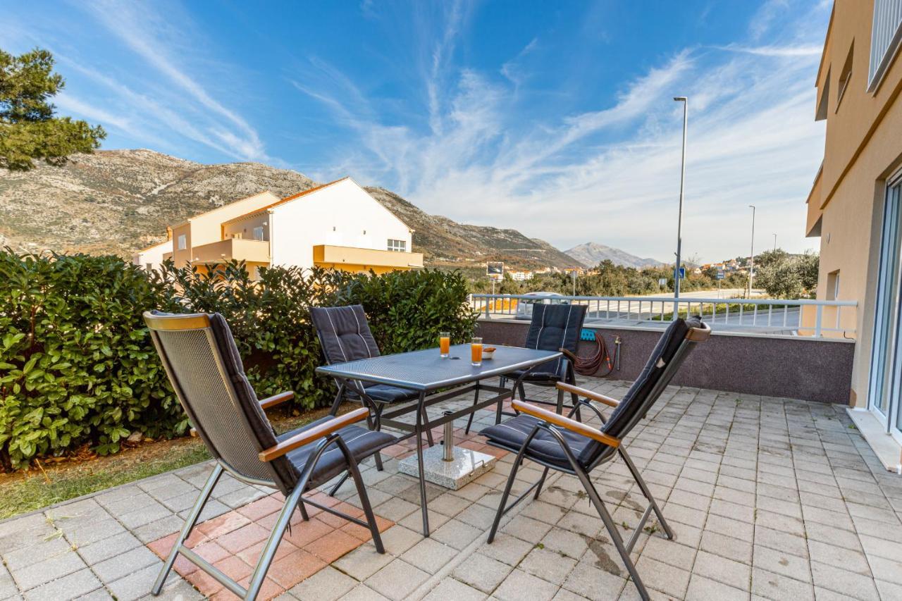 Spacious 2-Bedroom Apartment With Terrace And Parking Cavtat Εξωτερικό φωτογραφία